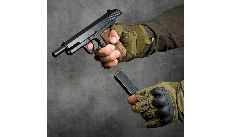 Холостий пістолет ТТ з дерев'яними накладками Холостий пістолет ТТ з дерев'яними накладками