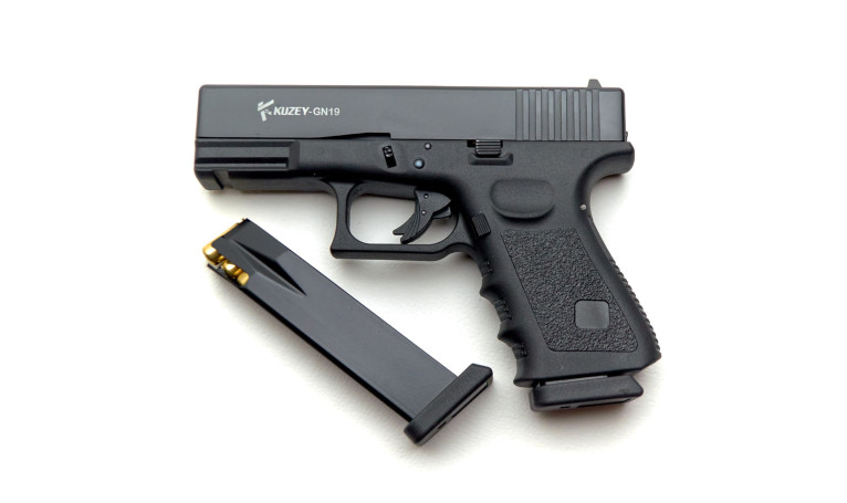 Стартовий пістолет KUZEY GN-19 Black з додатковим магазином